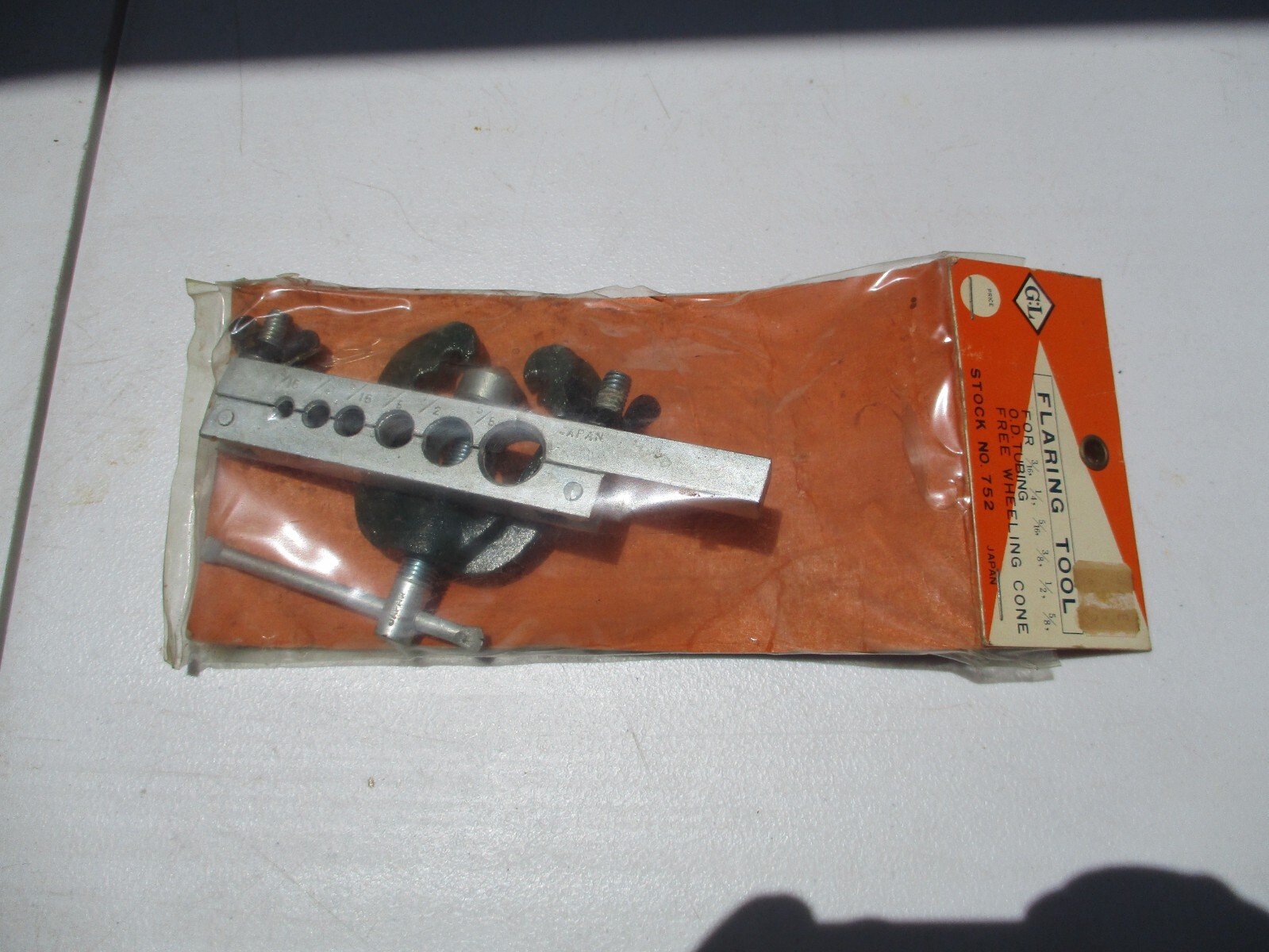 G:L Flaring Tool Model #752 NOS 3/16" - 5/8" O.D. Tubing, Free Wheeling Cone