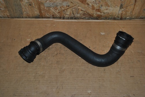 BMW E90 E91 E82 E88 Wasserschlauch Schlauch Wasserkühler unten Kühlmittelpumpe