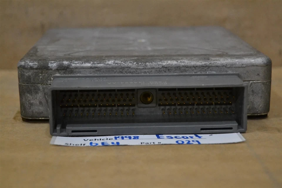 F8CF12A650MD Ford Escort 1998-1999 MT Блок управления двигателем Модуль ЭБУ 029 6E4 - Изображение 3 из 4