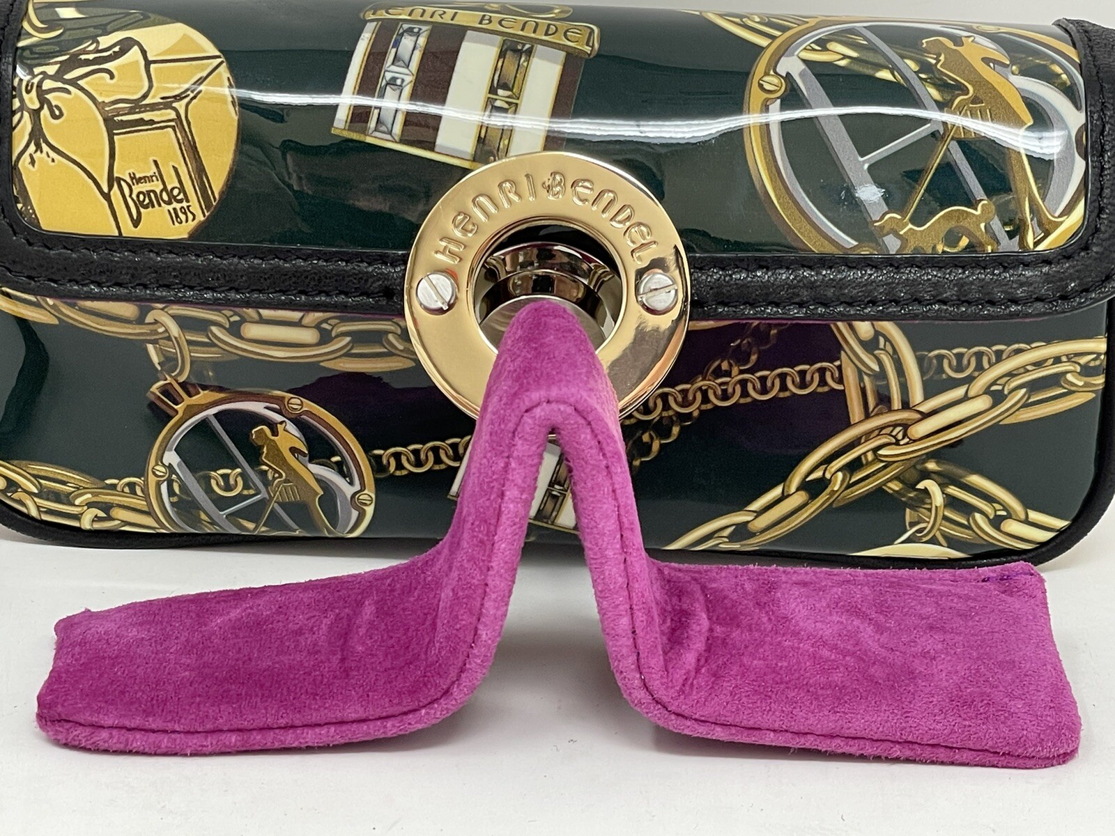 RARE Henri Bendel Chain Print Wristlet Clutch w/Sungl… - Gem