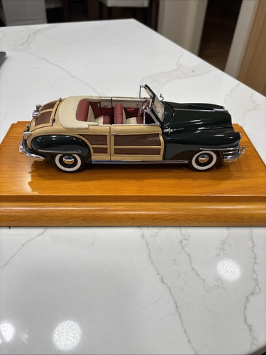Franklin Mint 1948 Chrysler Town & Country Woody Convertible FREE Display Case - Picture 13 of 18
