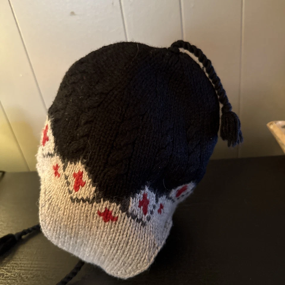 Шерстяная шапка-бини Marmot с ушными клапанами и кисточками - Изображение 4 из 4