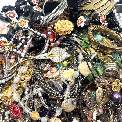 5+ Lb Costume Jewelry Vintage Modern Lot All Wearable Some Signed Resell Mix