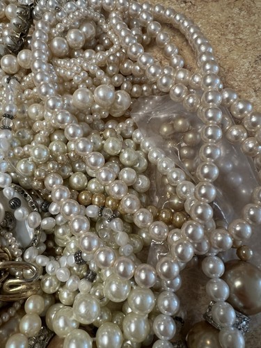 Lote de 4+ libras de hebras de joyería vintage y modernas de perlas, hebras de collar y cuentas P1 - Imagen 7 de 12