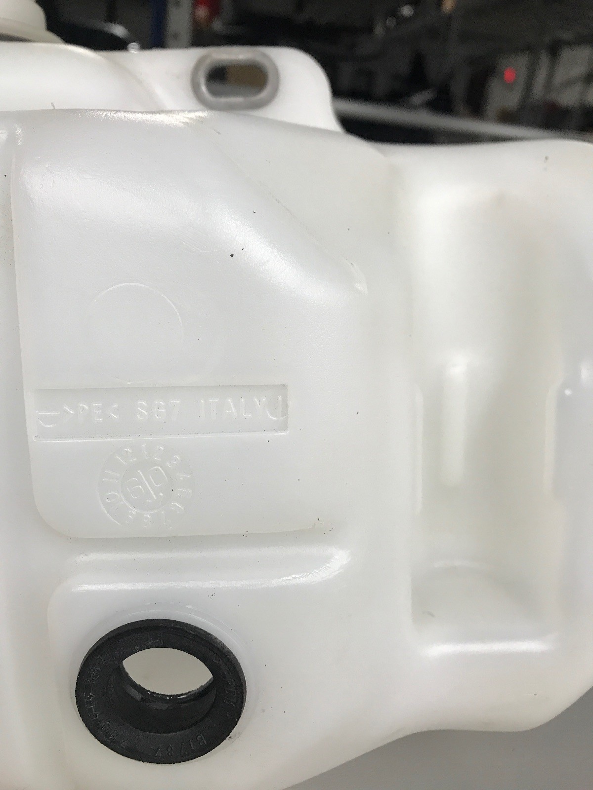 2011 Audi R8 V10 Windsheild Washer Tank Bottle & Pump 423955449a 1k5955651