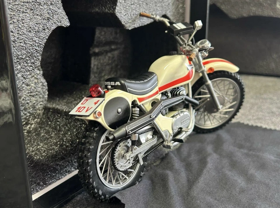 1/12 Scale MOTO OSSA 250 EA73 ENDURD Motorcycle Elite Diecast Model Toy - Image 4 of 4