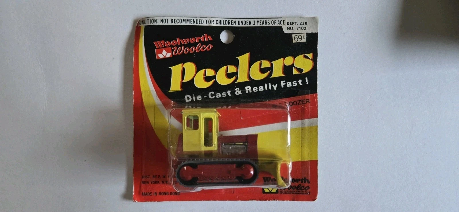 Vintage 1969 Woolworth/Woolco Diecast Peelers Red Bulldozer On Card Sealed Card