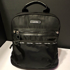 Zaino Calvin Klein Georgina nero nylon rete zip multitasche borsa libro