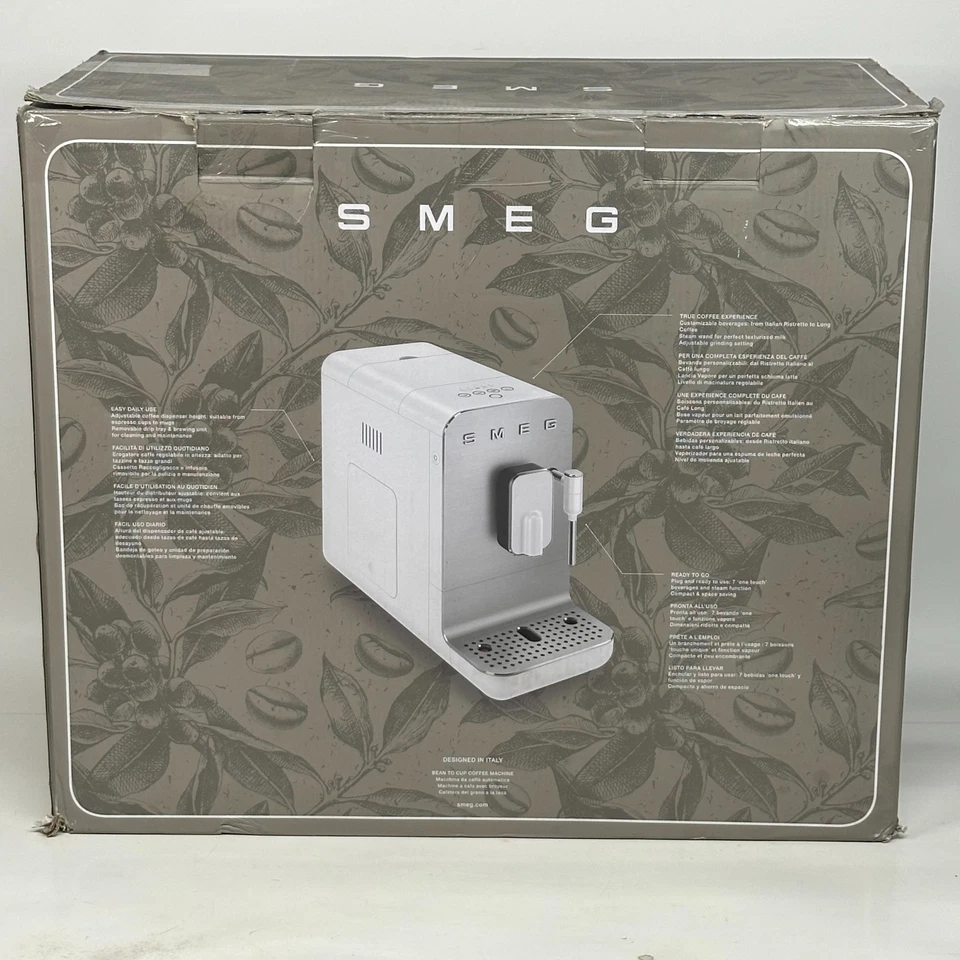 Máquina de café Smeg - Cafetera espresso y capuchino (roja) Foto 3 de 4