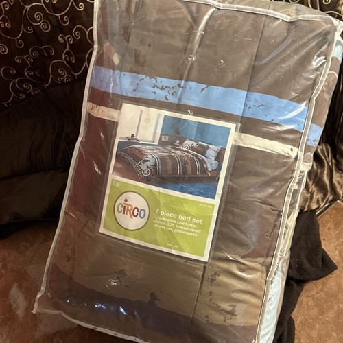 Circo 7 Piece Bed Set - Biker Theme NEW - Picture 2 of 4