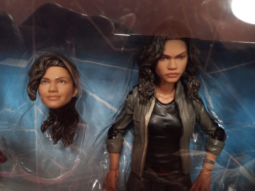 Marvel Legends MJ WATSON Zendaya & SPIDER-MAN Homecoming 2-Pack 2017 NEW - Picture 4 of 17