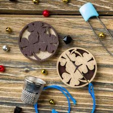 Wonderland Crafts Magnetic double-sided needle holder FLMH-044(W)