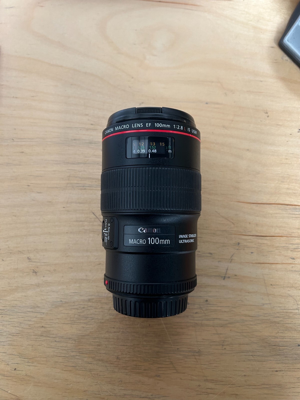Canon EF 100mm f2.8L Macro IS USM with Lens Case LP1219 and Lens Hood