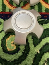 01 05 Toyota Rav4 OEM Center Hub Cap 69405 Silver 42060 Wheel Center 1 Piece