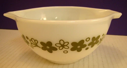 Pyrex Crazy Daisy Spring Blossom Cinderella 441 Mixing Bowl 1 1/2 Pint 1.5