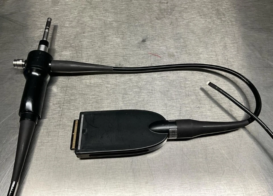 VIDEOSCOPIO CISTO-NEFRO FLEXIBLE OLYMPUS TIPO CYF V2 Foto 3 de 3