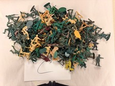 Large Lot Of Army Guys Old Plastic Soldiers Military Playset Figures