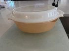 Vintage Pyrex Peach luster 2.5qt Casserole Dish with Lid Solid Color