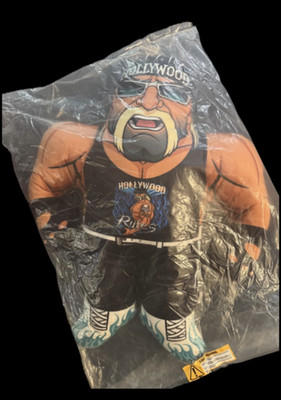 Hogans Beach Shop EXCLUSIVE WWE Hulk Hogan BIG SHOTS wrestling buddy pillow RARE