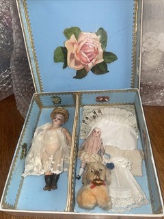 Poupee Mignonette En Porcelaine