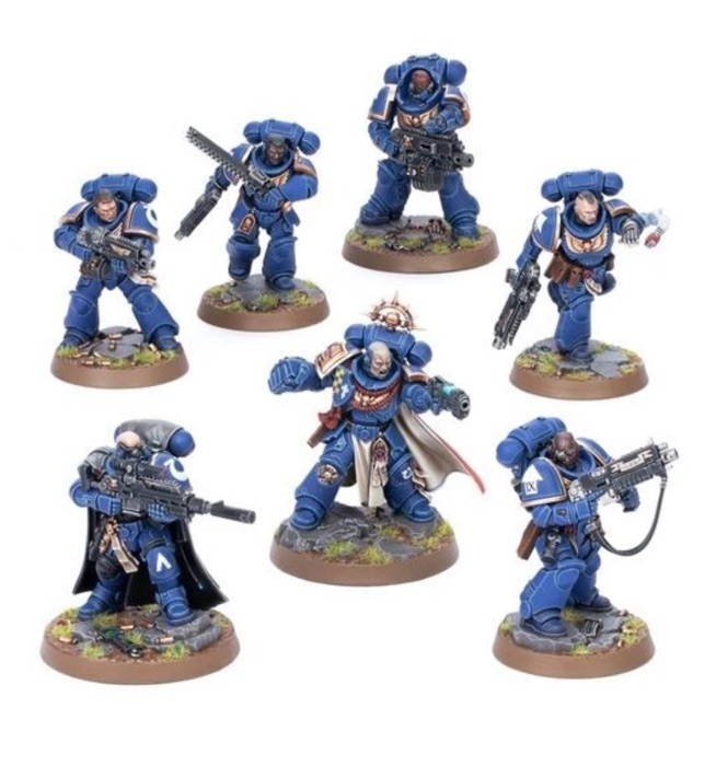 WARHAMMER SPACE MARINE HEROES 16体セット WARHAMMER SPACE MARINE HEROES 16体セット Amazon.com