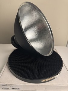 Profoto Magnum Reflector 13” w/ 10 Degree Profoto Honeycomb Grid Attachment