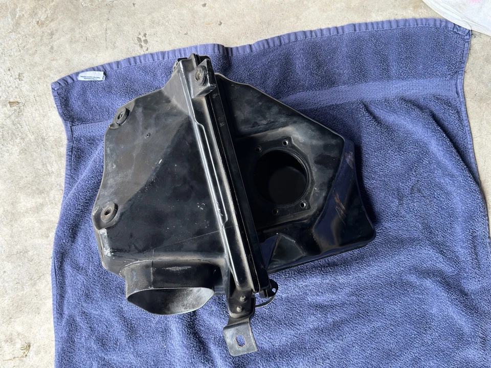 CAJA FILTRO DE AIRE OEM USADA | NISSAN SKYLINE GT-R R32 BNR32 Foto 2 de 3