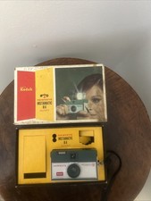 Vintage Kodak Hawkeye Instamatic R4 Outfit Camera. Includes box  Instructions.