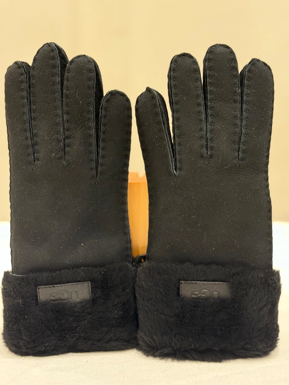 UGG Women's Turn Cuff Glove Color Black Size Large