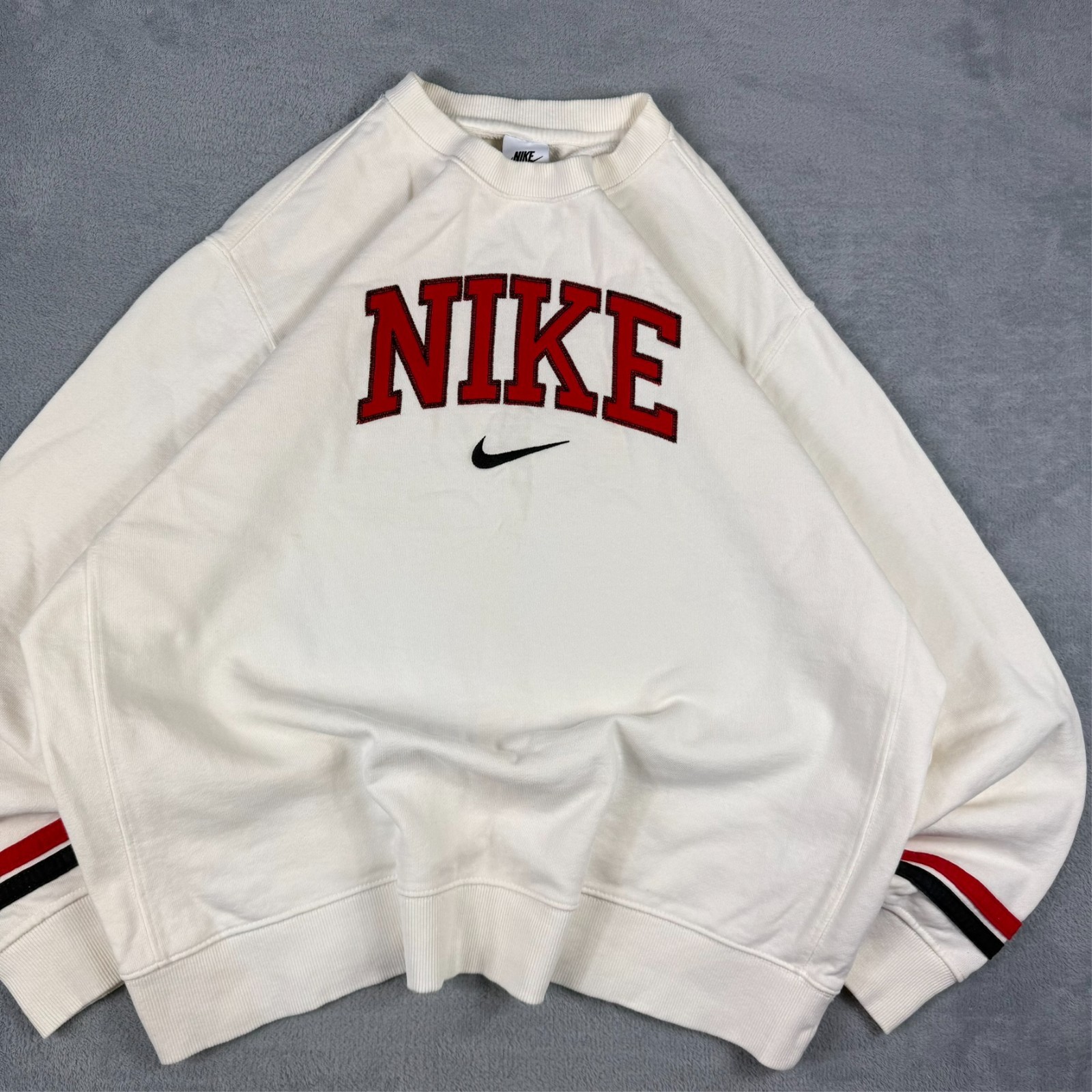 VTG Nike White Red Varsity Collegiate Spellout Oversized XL Pullover Sweatshirt image 3