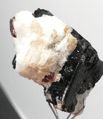78 CARATS NATURAL RED GARNET, TOURMALINE AND FELDSPAR PAKISTAN, (Tp-118) - Imagen 10 de 17
