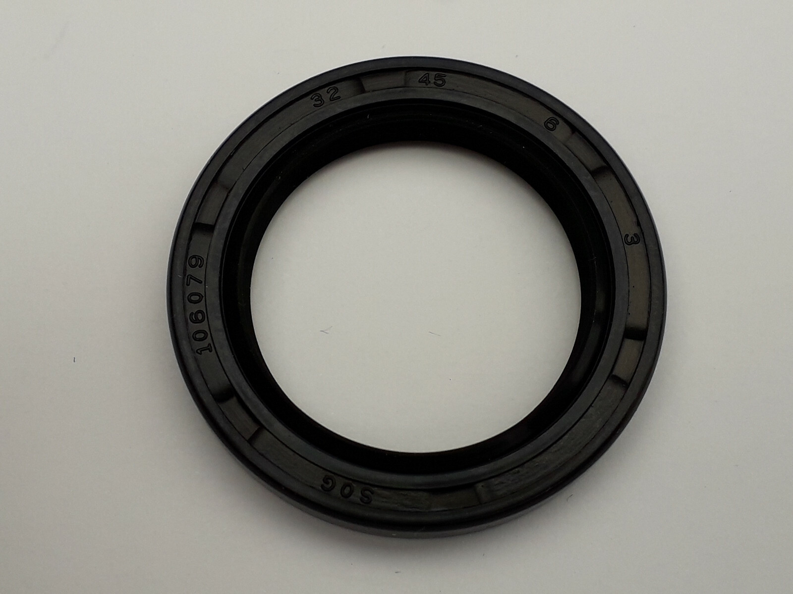 LAMBRETTA REAR HUB OIL SEAL 32456 eBay
