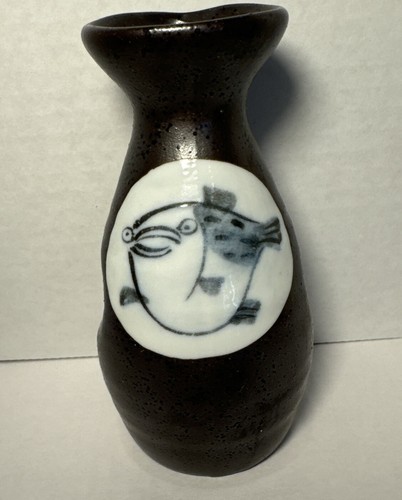 Ceramic Japanese Sake Bottle and Cup Minoyaki Pottery Style Fish Motif - Picture 2 of 10