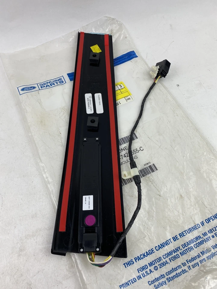 Moldura de puerta exterior Lincoln MKT 2010 original Ford OEM AE9Z-7420555-C nuevo de stock Foto 3 de 4