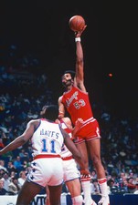 Artis Gilmore Of The Chicago Bulls 1980 Basketball Photo 8