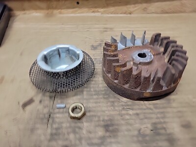Vint 3.5HP Briggs Horiz Shaft 0912121319E1990519YB Flywheel Cup Nut & Key
