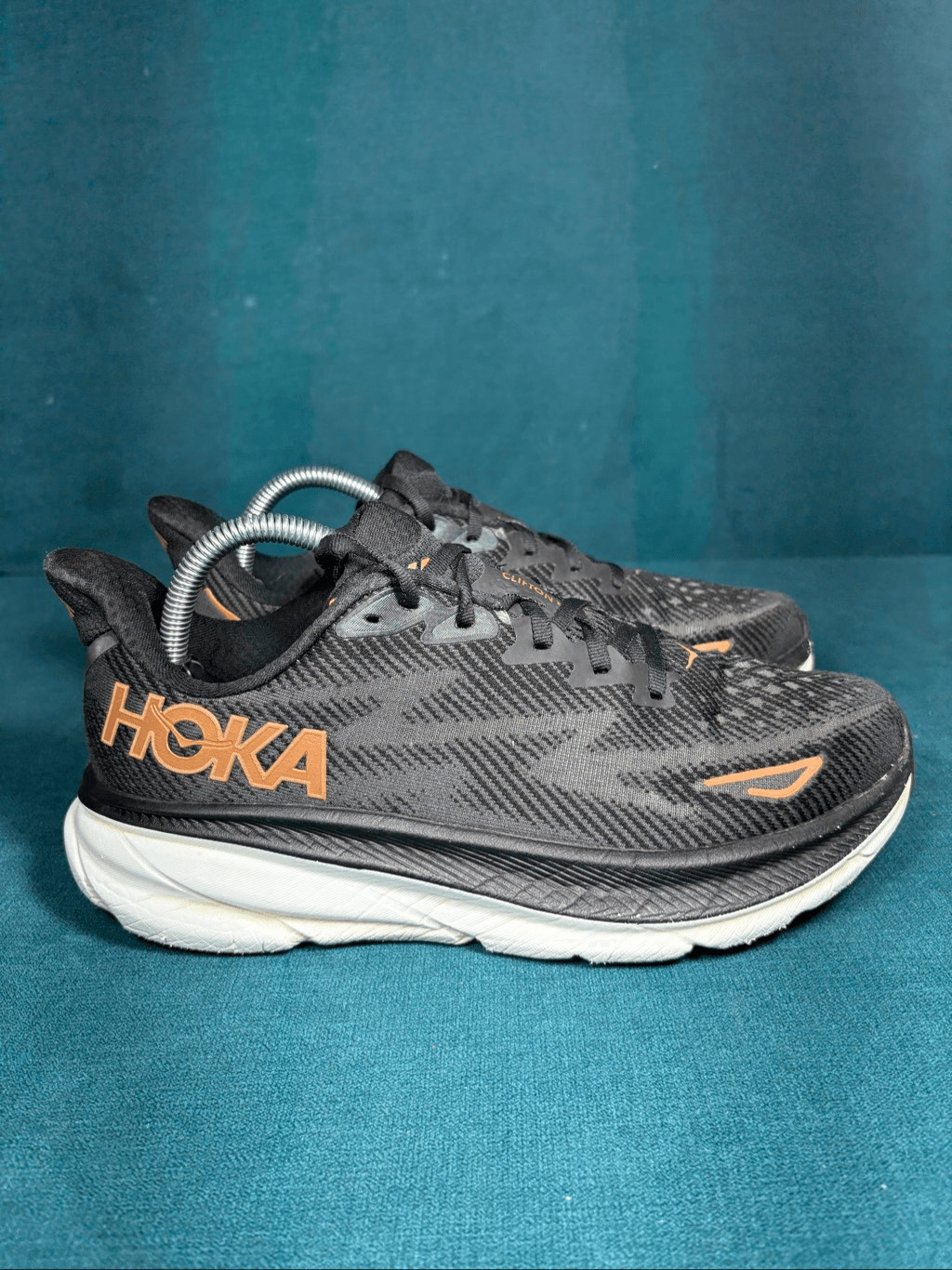 Hoka One One Clifton 9 Black/orange athletic shoes women’s size 9 thumbnail 3