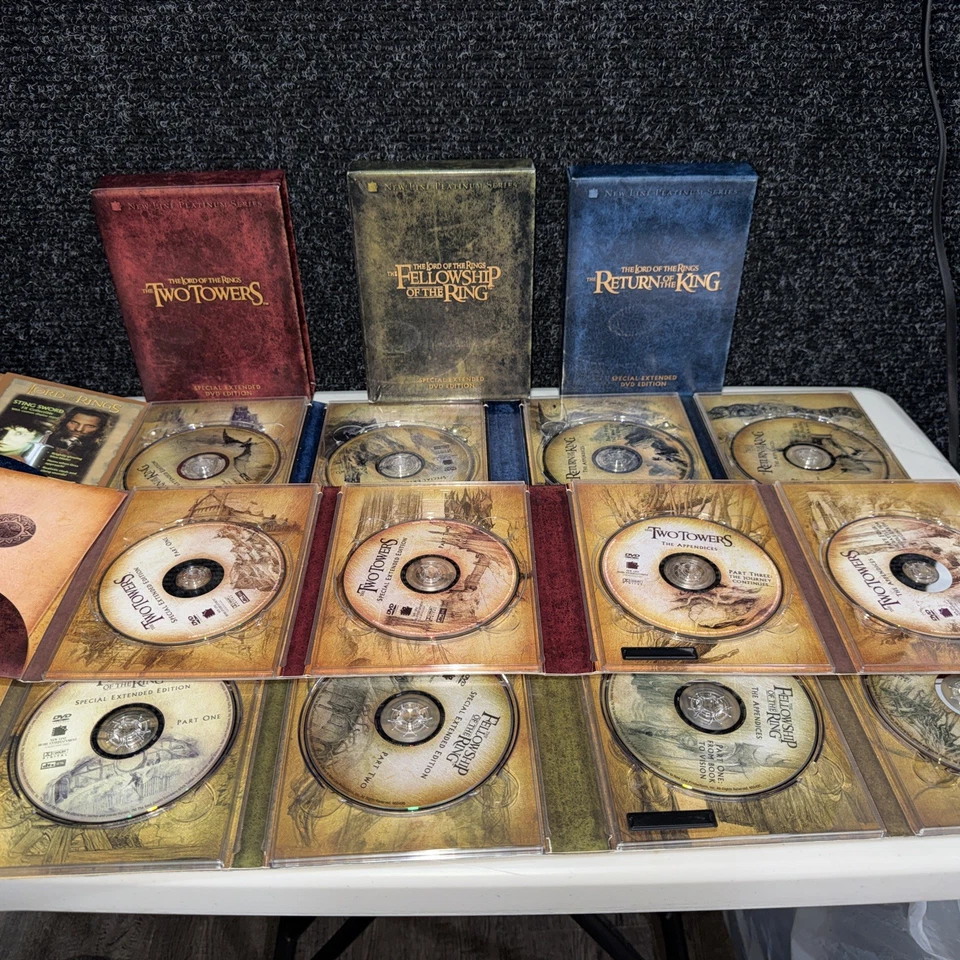 Lord of the Rings Complete Trilogy Special Extended Edition 3-Box Set 12-DVD's - Image 3 of 3