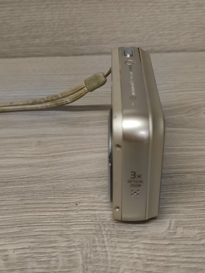 Sony 10.1MP Digital Camera 3x Zoom Cybershot DSC-N2 Silver - Image 4 of 4