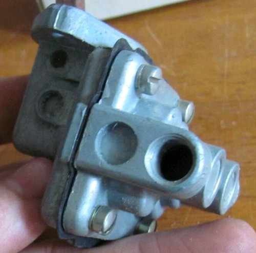 NOS Wisconsin LP 82 F S1 Fuel Pump - Picture 7 of 8