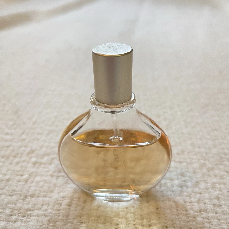 Spray con aroma a vainilla Pure Dkny A Drop of para mujer 1 fl oz Foto 2 de 4