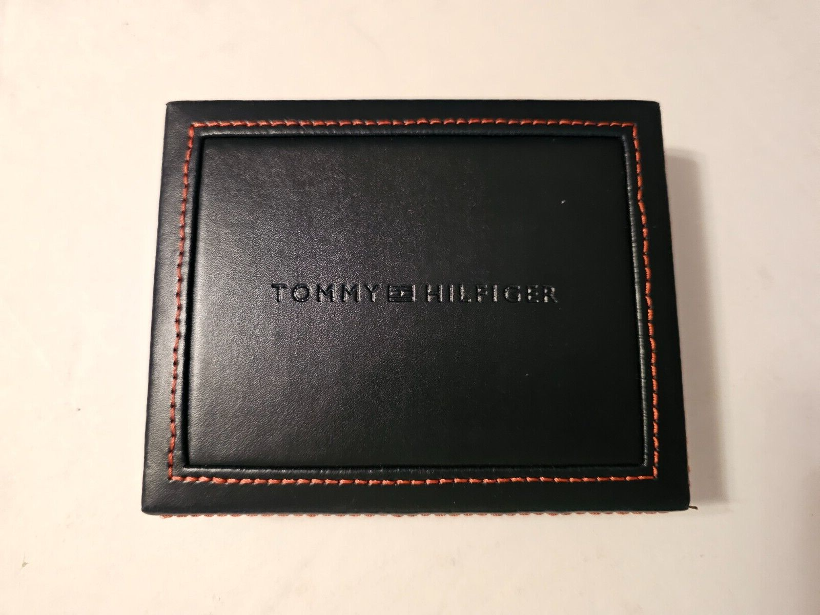 TOMMY HILFIGER Men's Bifold Leather Wallet & Valet RFID Protection