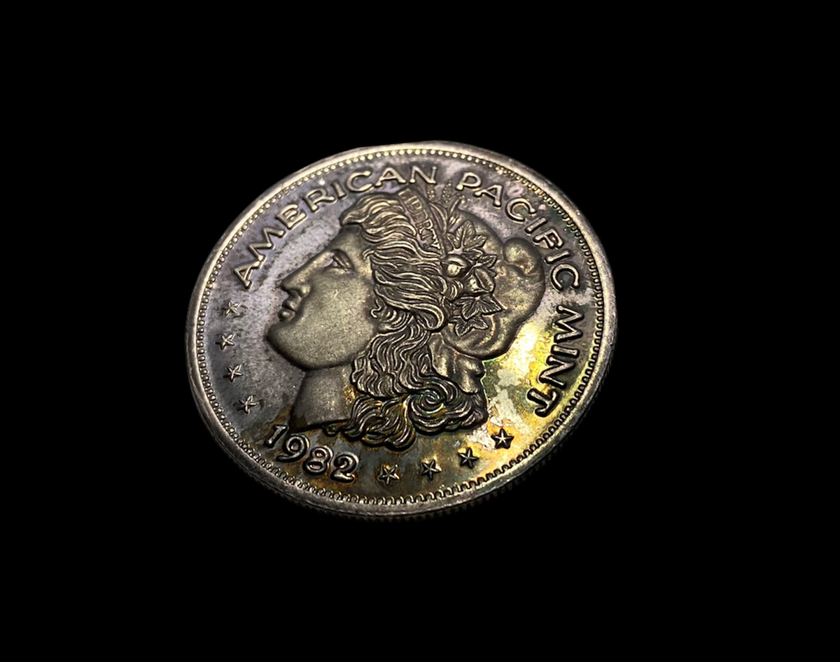 アメリカ合衆国 1982年 銀製 1982 Morgan American Pacific Mint Troy oz .999 Silver NATURAL