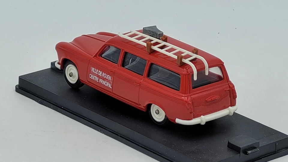 PEUGEOT 403 BREAK VITRE POMPIER REF2017 RESINE VEREM 1/43ème - Photo 3/4