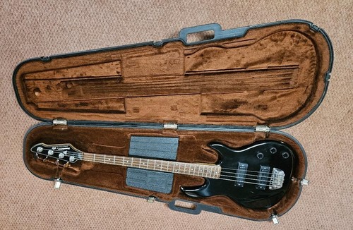 Peavey Foundation Bass/ Made in USA /with Hardshell Case / Vintage 1987 -Nice!!!