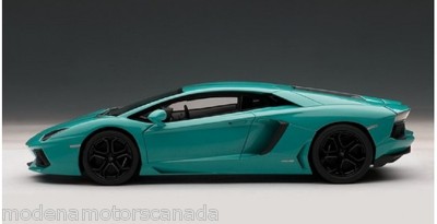 LAMBORGHINI AVENTADOR COUPE LP700-4 TURQUOISE 1:18 by AUTOART