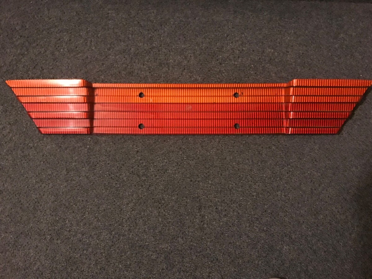 Mercedes-Benz W124 Heckblende Tail Filler | Genuine OEM | 124W