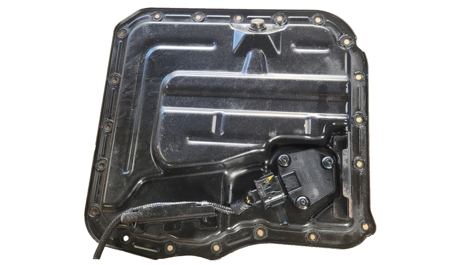 2017 Hyundai Tucson TL 2.0 Diesel Oil sump Pan with oil sensor - Image 3 of 3