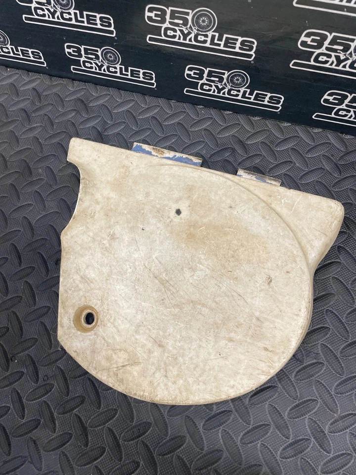 Cubierta lateral derecha Yamaha XT500 blanca 4-047 Foto 4 de 4