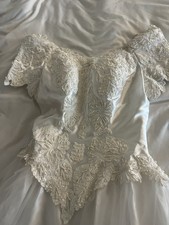 Vintage Lace Wedding Dress   Size 6   Romantic Tulle Skirt, Off-Shoulder Sleeves